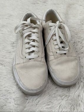 🔎 Vans Suede Sneaker